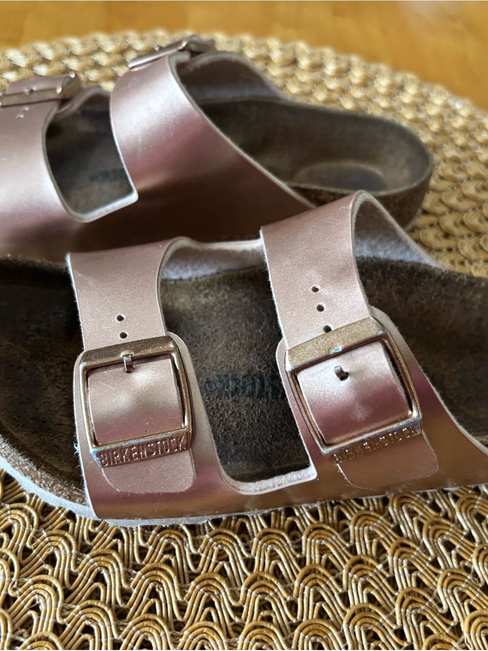 Birkenstock Arizona Girls Rose Gold Metallic Sandals Size 31 Little Kid